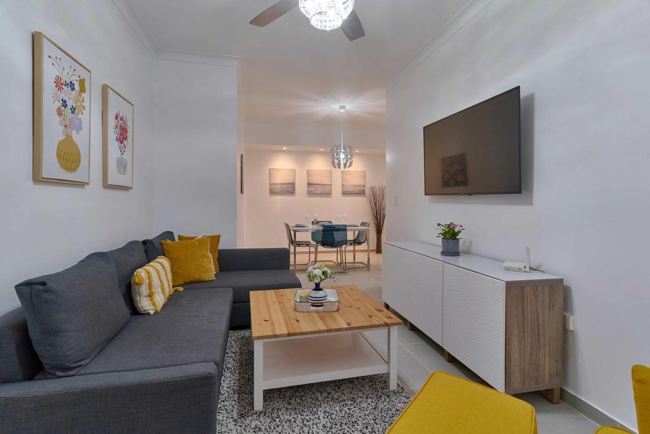 Dom. Rep. Exclusive 2 Bed Apt. Evaristo Morales ซานโตโดมิงโก ภายนอก รูปภาพ