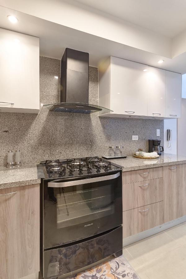 Dom. Rep. Exclusive 2 Bed Apt. Evaristo Morales ซานโตโดมิงโก ภายนอก รูปภาพ