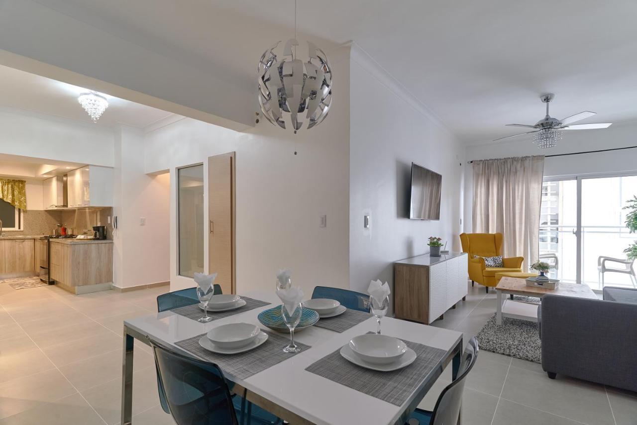 Dom. Rep. Exclusive 2 Bed Apt. Evaristo Morales ซานโตโดมิงโก ภายนอก รูปภาพ